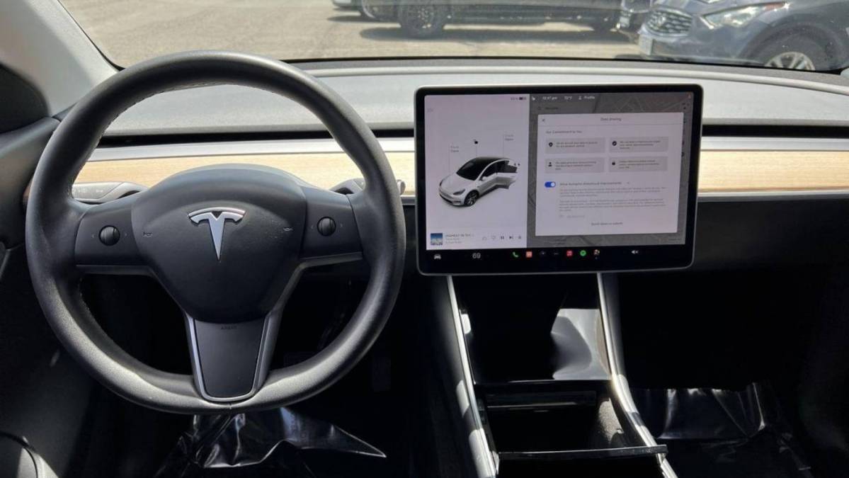 2020 Tesla Model Y 5YJYGDEE9LF030761