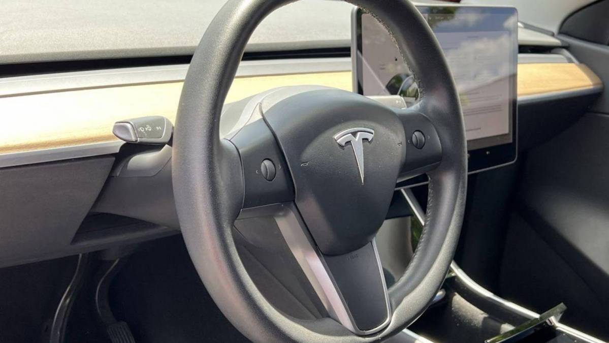 2020 Tesla Model Y 5YJYGDEE9LF030761