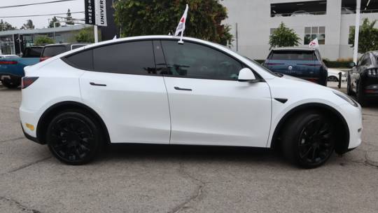 2021 Tesla Model Y 5YJYGDEE7MF068605