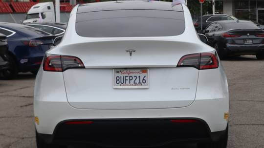 2021 Tesla Model Y 5YJYGDEE7MF068605