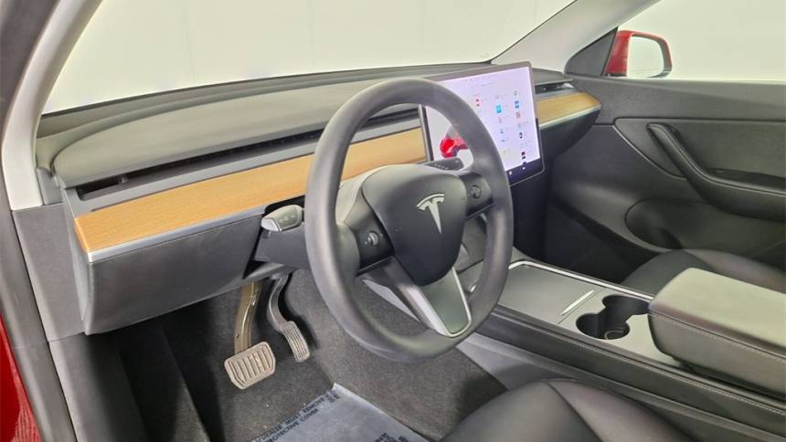 2021 Tesla Model Y 5YJYGDEE1MF190909