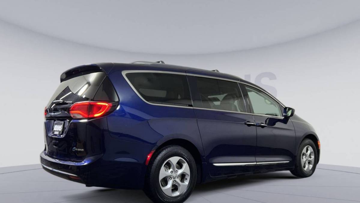 2018 Chrysler Pacifica Hybrid 2C4RC1L73JR309739