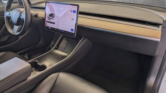 2019 Tesla Model 3 5YJ3E1EA9KF402349