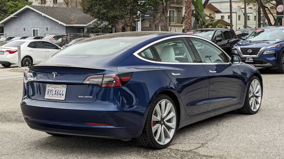 2018 Tesla Model 3 5YJ3E1EB4JF055679