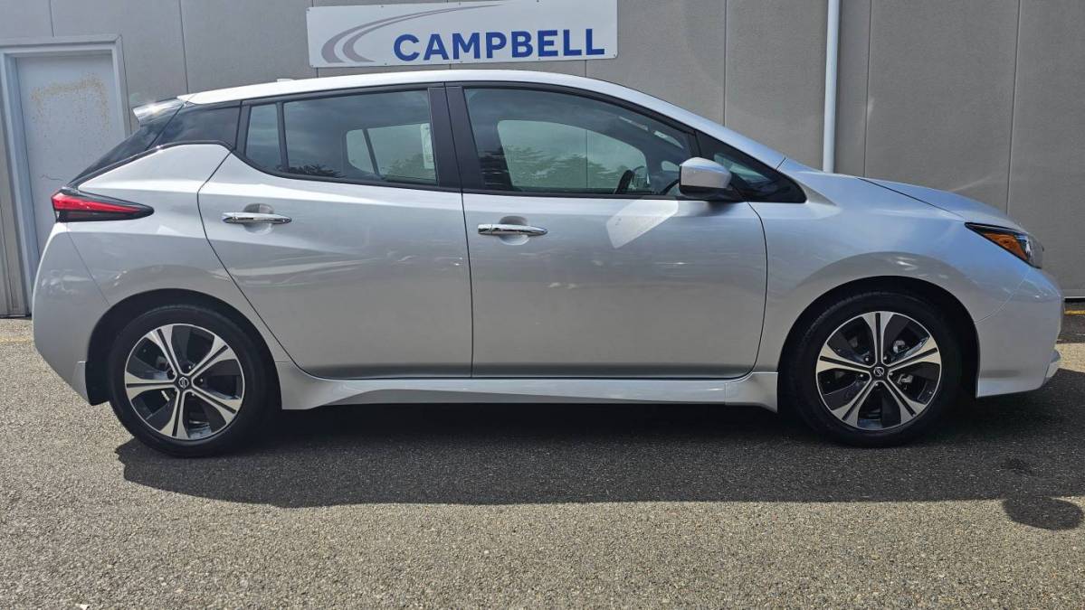 2022 Nissan LEAF 1N4AZ1CV4NC557528