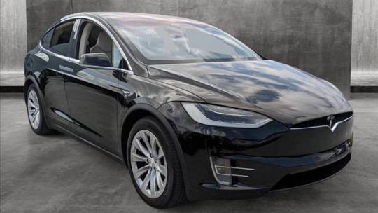 2018 Tesla Model X 5YJXCAE22JF143508