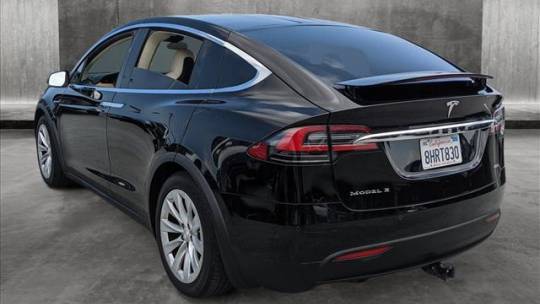 2018 Tesla Model X 5YJXCAE22JF143508