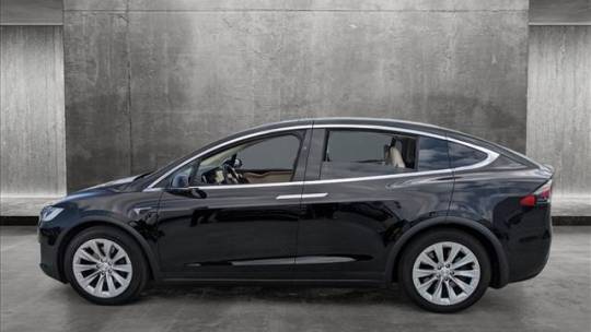 2018 Tesla Model X 5YJXCAE22JF143508