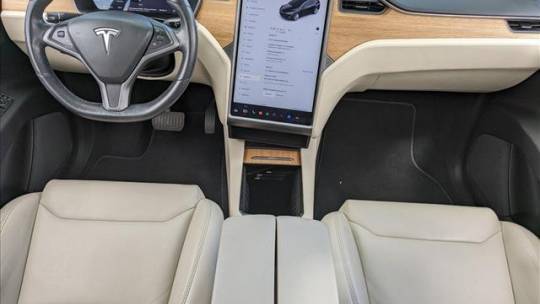 2018 Tesla Model X 5YJXCAE22JF143508