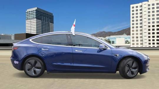 2018 Tesla Model 3 5YJ3E1EB4JF120370