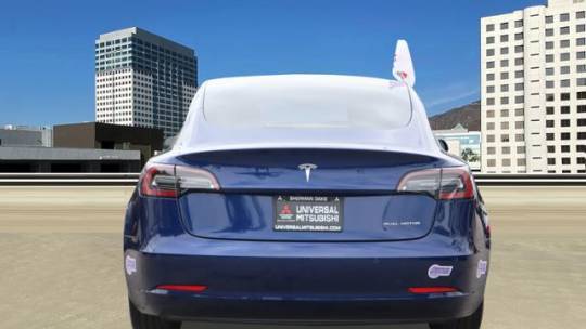 2018 Tesla Model 3 5YJ3E1EB4JF120370