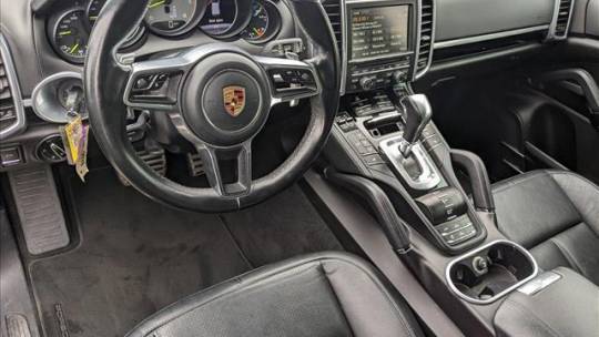 2016 Porsche Cayenne WP1AE2A28GLA18321