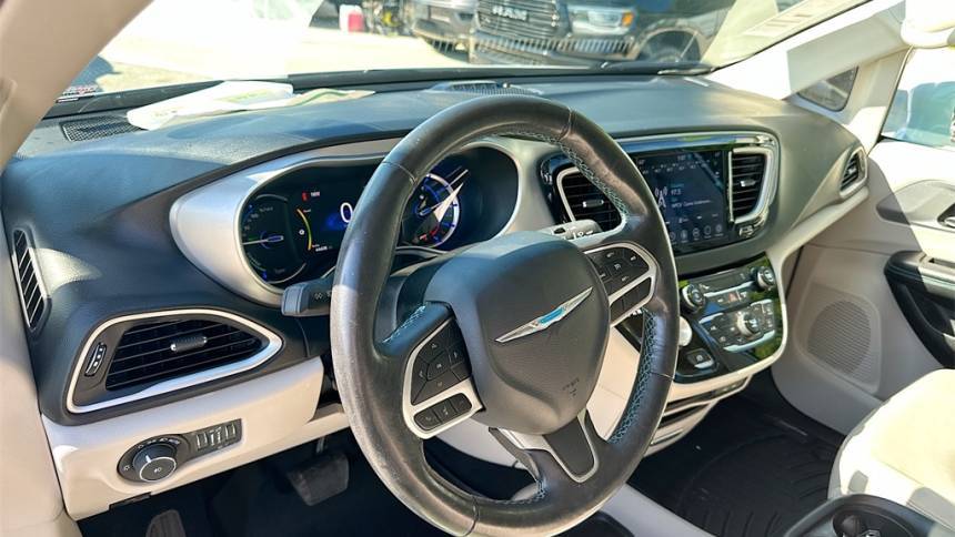 2020 Chrysler Pacifica Hybrid 2C4RC1L70LR270482