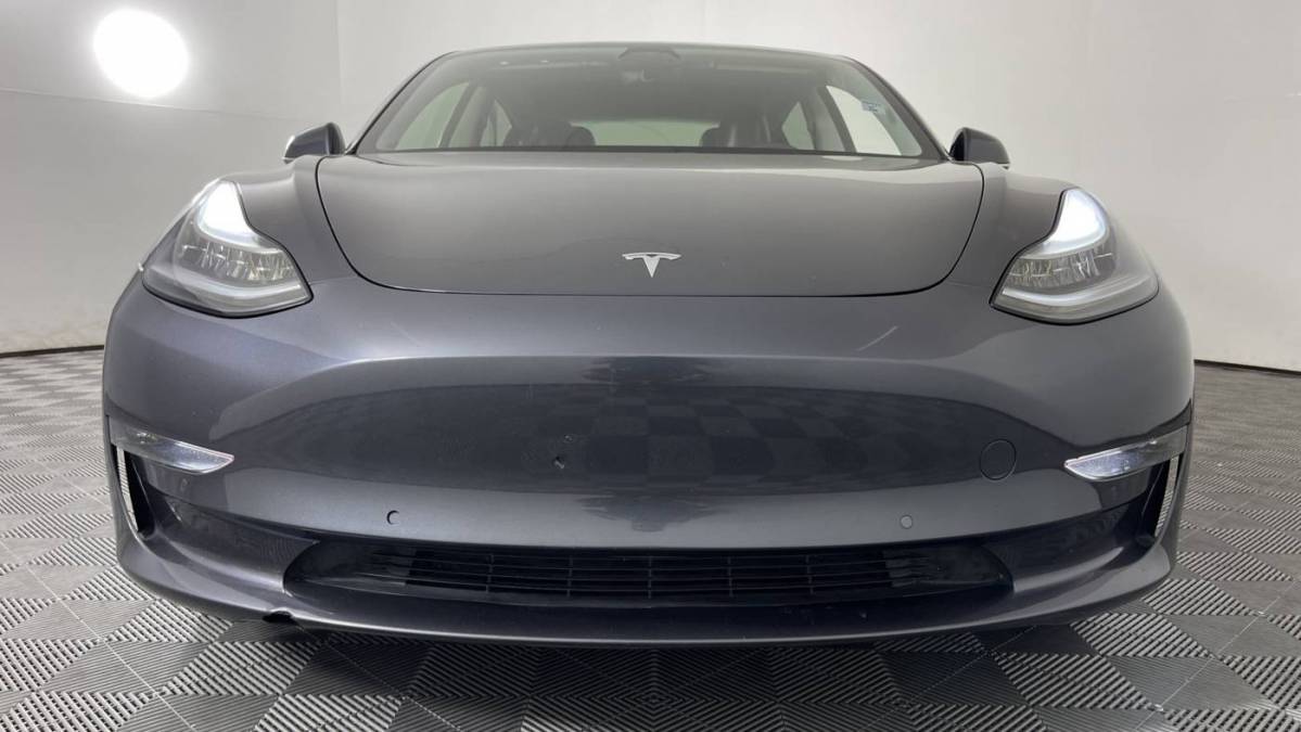 2018 Tesla Model 3 5YJ3E1EB0JF066663