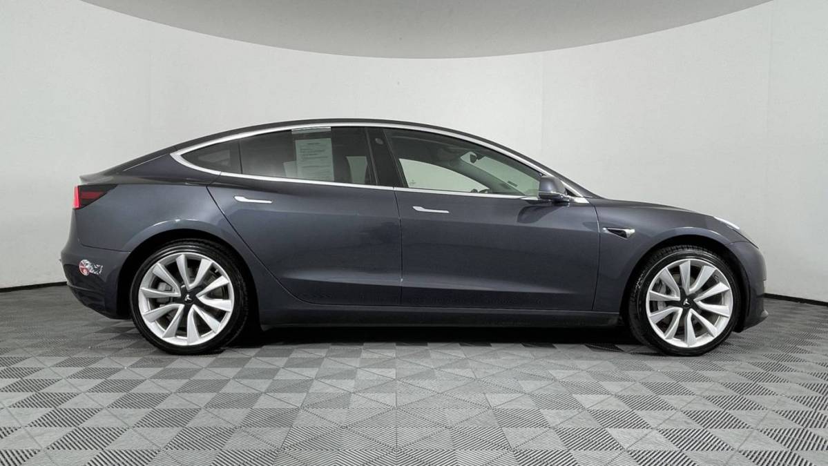 2018 Tesla Model 3 5YJ3E1EB0JF066663