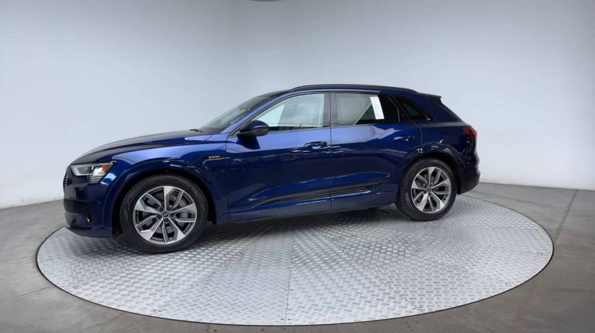 2021 Audi e-tron WA1LAAGE2MB022152