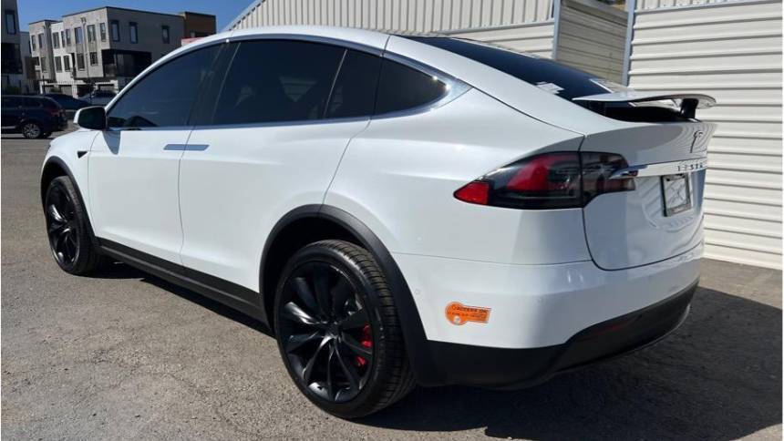 2020 Tesla Model X 5YJXCBE44LF239683