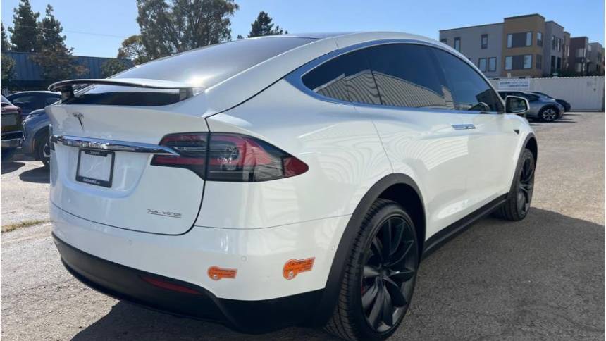 2020 Tesla Model X 5YJXCBE44LF239683