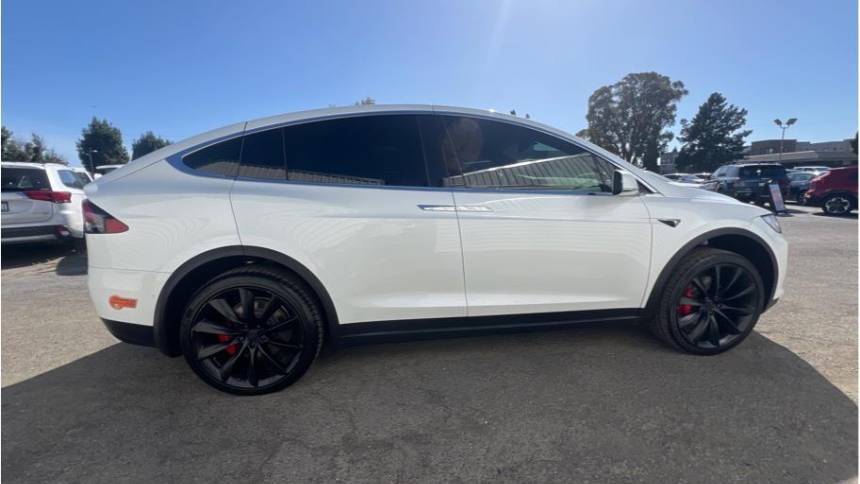 2020 Tesla Model X 5YJXCBE44LF239683