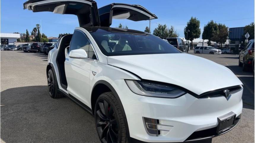 2020 Tesla Model X 5YJXCBE44LF239683