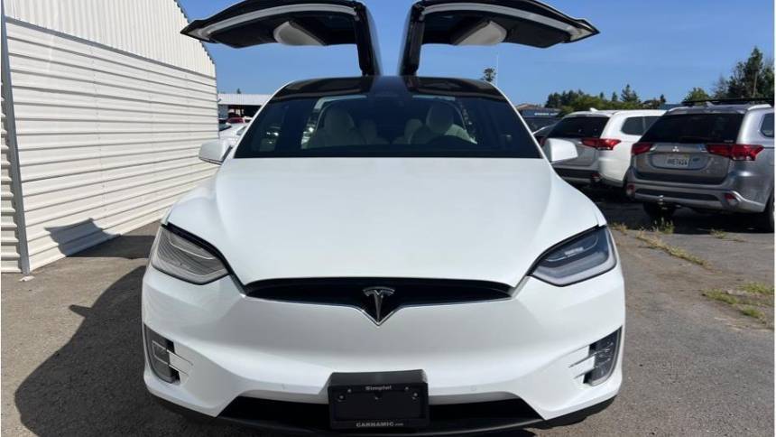 2020 Tesla Model X 5YJXCBE44LF239683