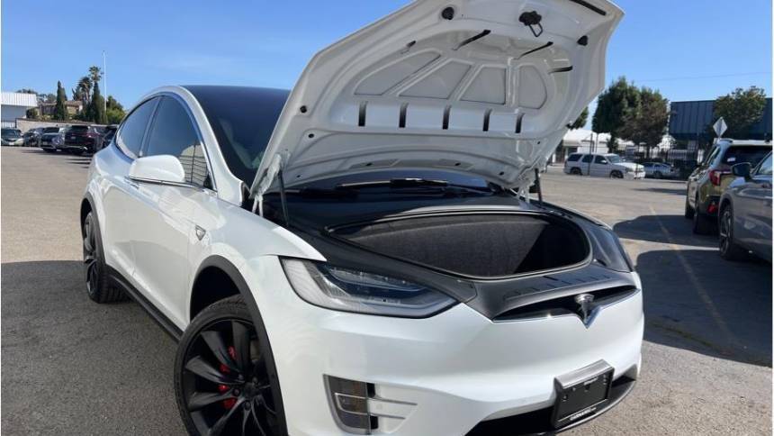 2020 Tesla Model X 5YJXCBE44LF239683