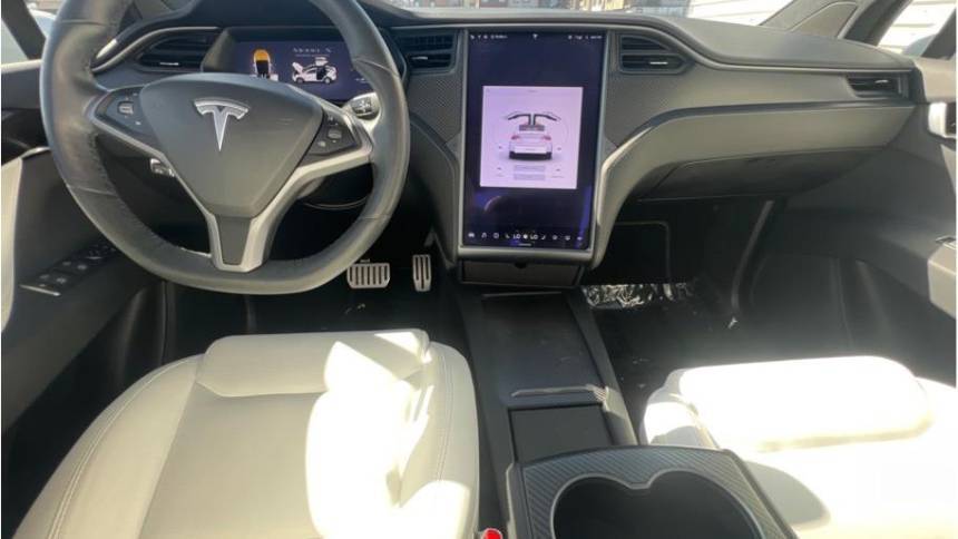 2020 Tesla Model X 5YJXCBE44LF239683