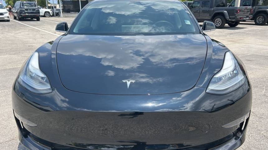 2019 Tesla Model 3 5YJ3E1EB1KF199157