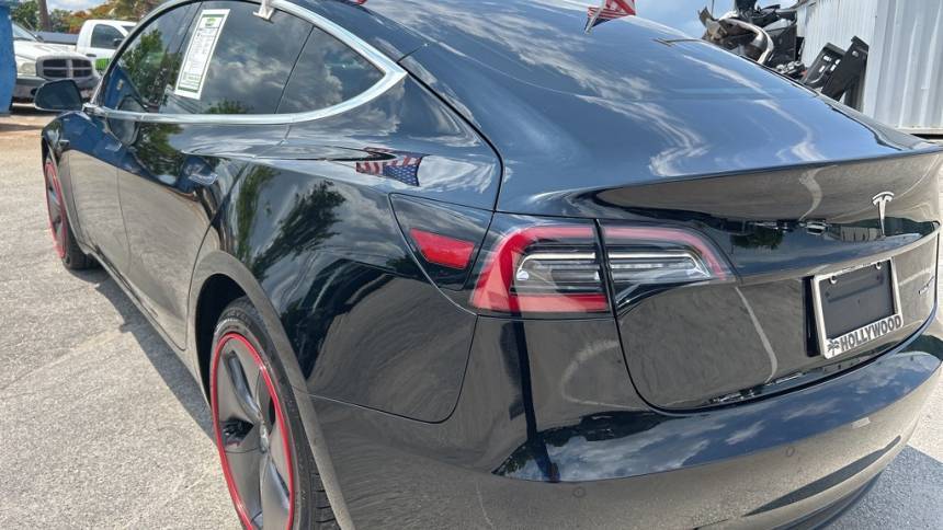 2019 Tesla Model 3 5YJ3E1EB1KF199157