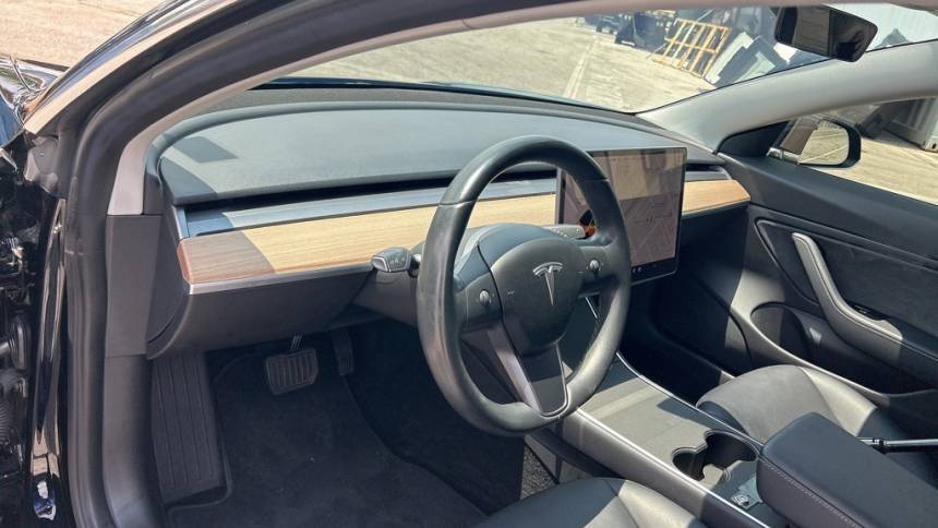 2019 Tesla Model 3 5YJ3E1EB1KF199157