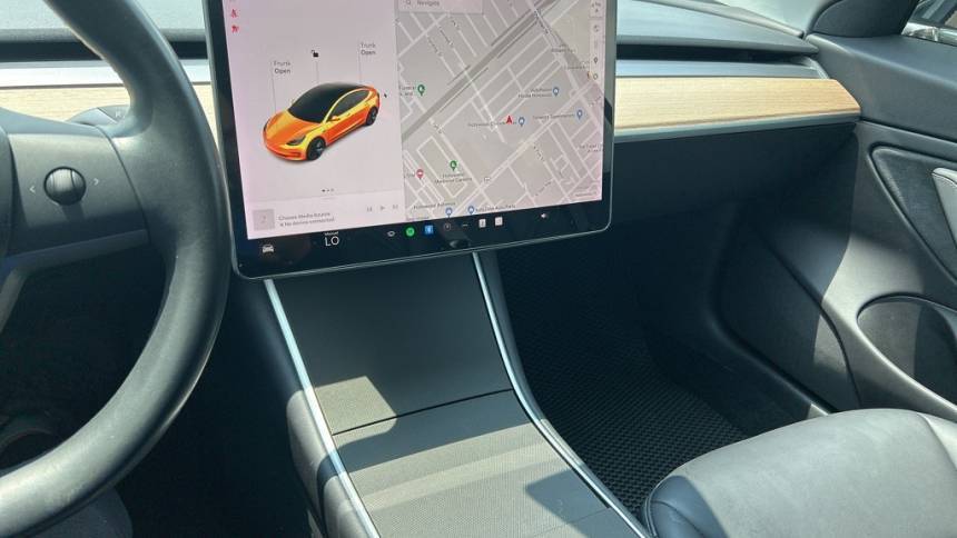 2019 Tesla Model 3 5YJ3E1EB1KF199157