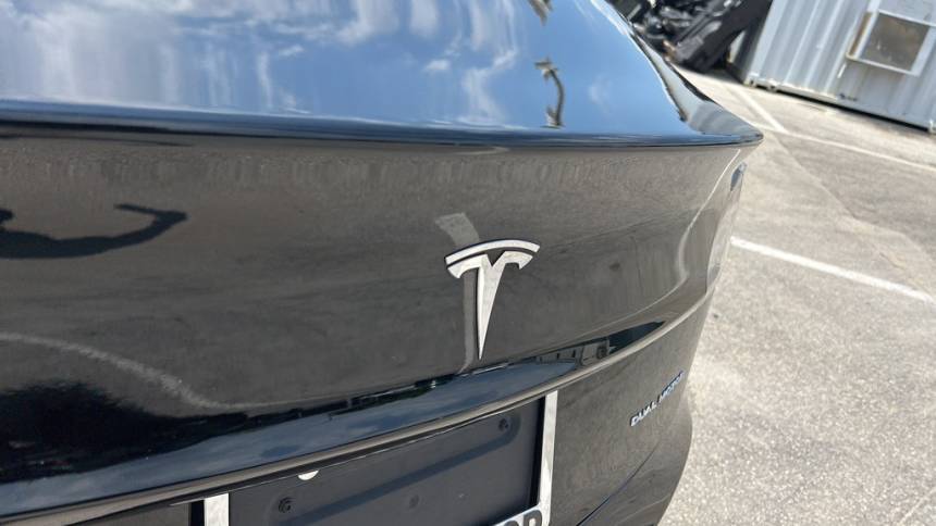 2019 Tesla Model 3 5YJ3E1EB1KF199157