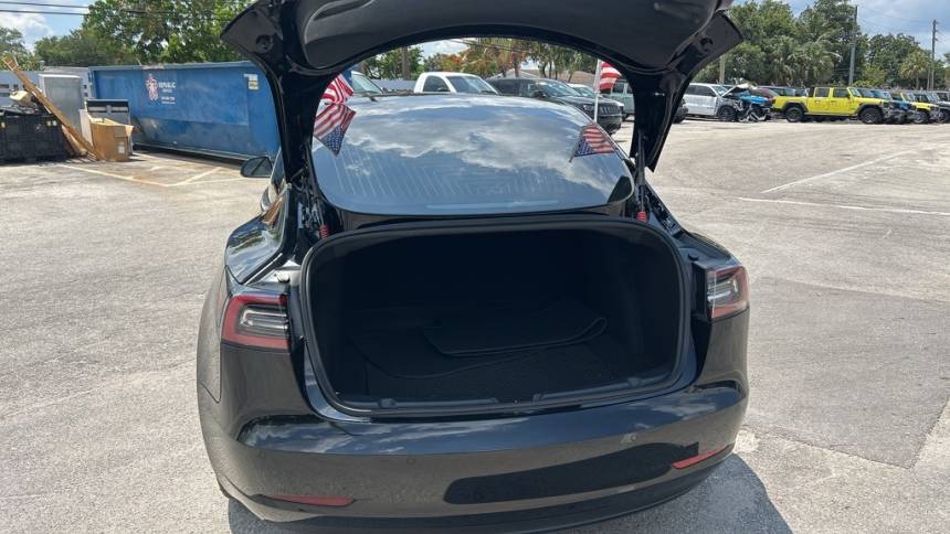 2019 Tesla Model 3 5YJ3E1EB1KF199157