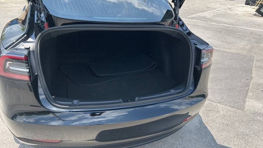 2019 Tesla Model 3 5YJ3E1EB1KF199157