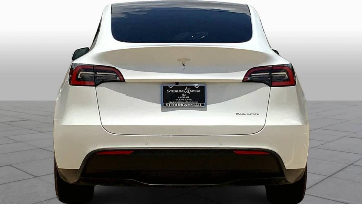 2021 Tesla Model Y 5YJYGDEE1MF090910