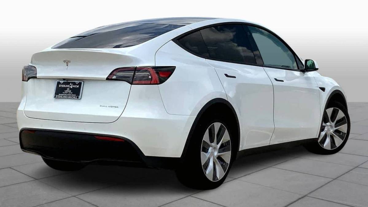 2021 Tesla Model Y 5YJYGDEE1MF090910