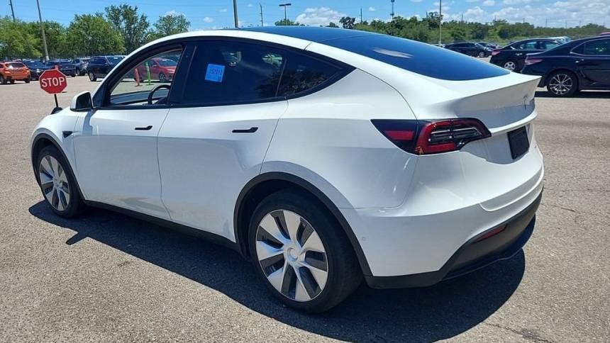 2021 Tesla Model Y 5YJYGDEE8MF175744