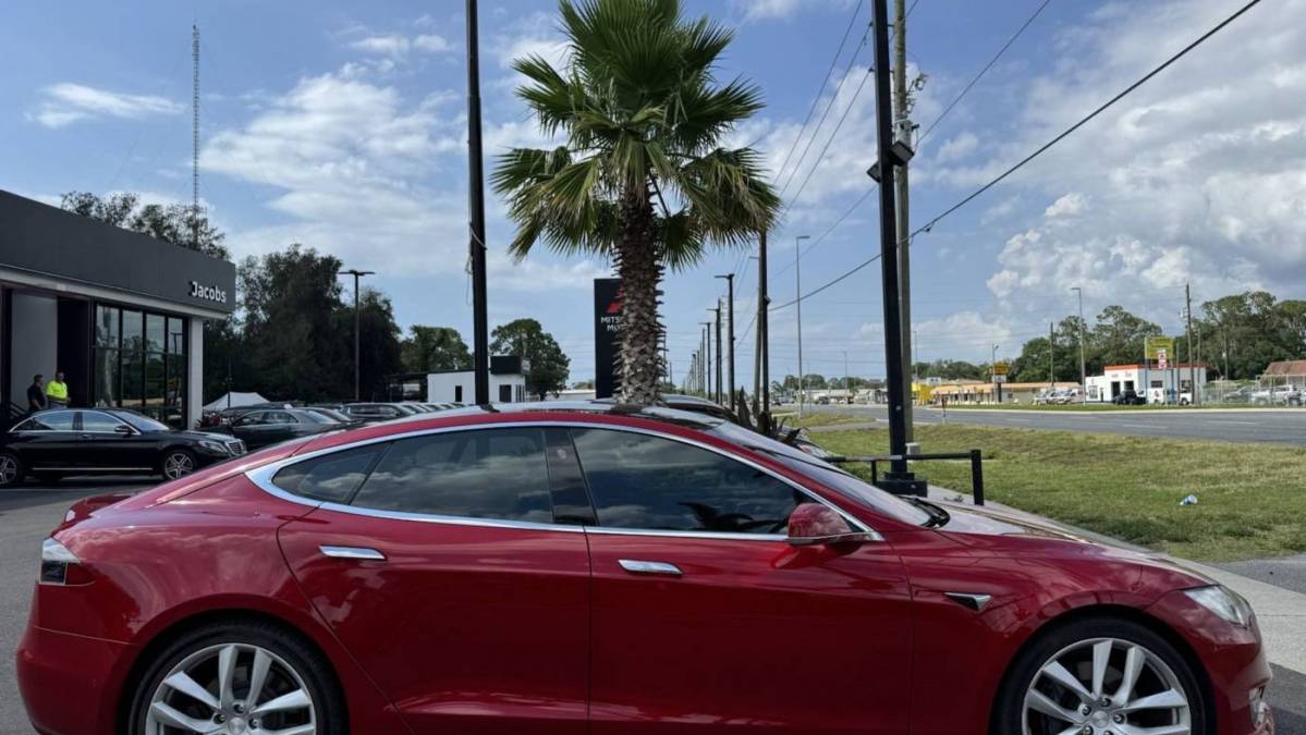 2017 Tesla Model S 5YJSA1E24HF216288