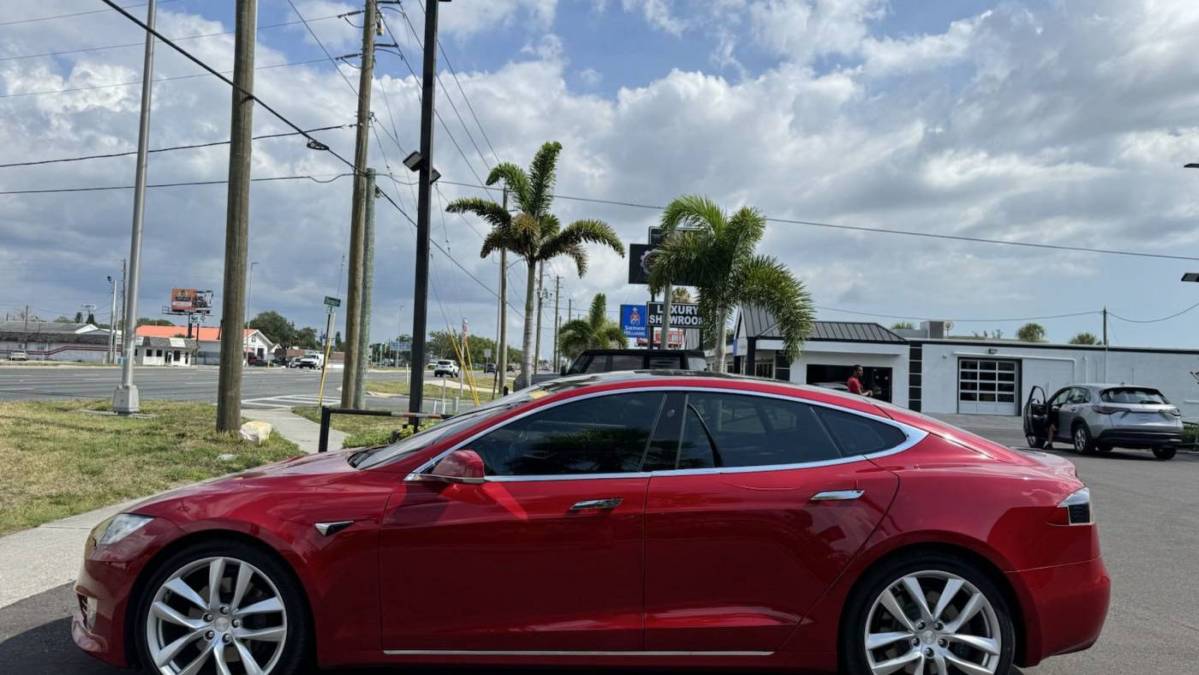 2017 Tesla Model S 5YJSA1E24HF216288