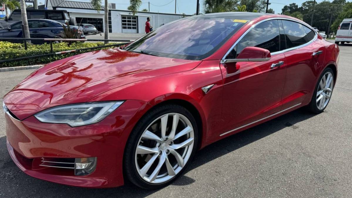 2017 Tesla Model S 5YJSA1E24HF216288