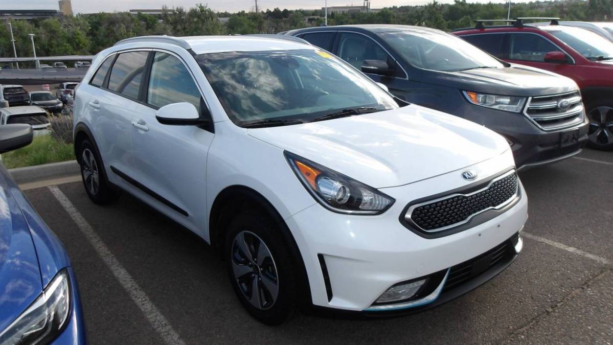 2018 Kia Niro KNDCM3LD8J5202087