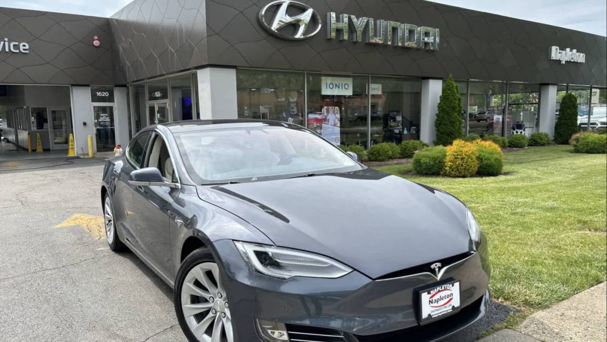 2017 Tesla Model S 5YJSA1E21HF230066