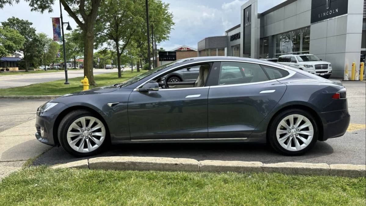 2017 Tesla Model S 5YJSA1E21HF230066