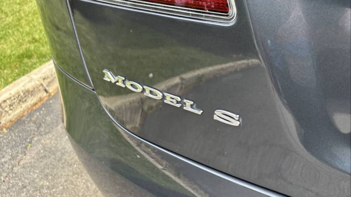 2017 Tesla Model S 5YJSA1E21HF230066