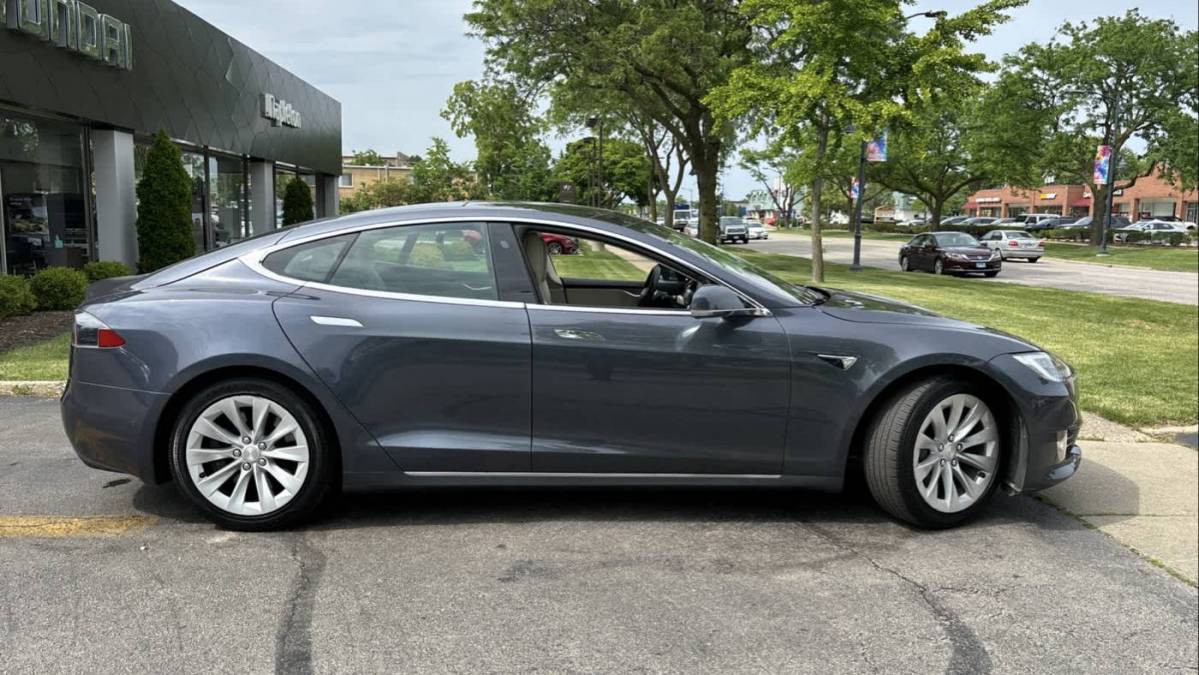 2017 Tesla Model S 5YJSA1E21HF230066