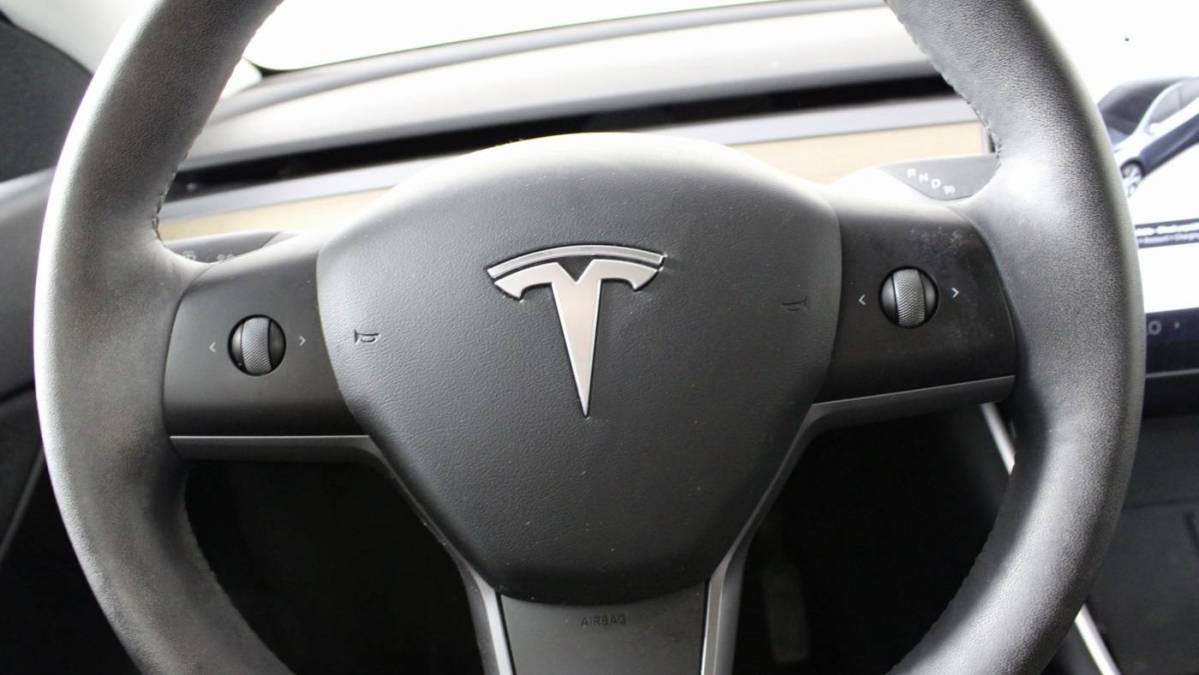 2021 Tesla Model Y 5YJYGDEE1MF110072