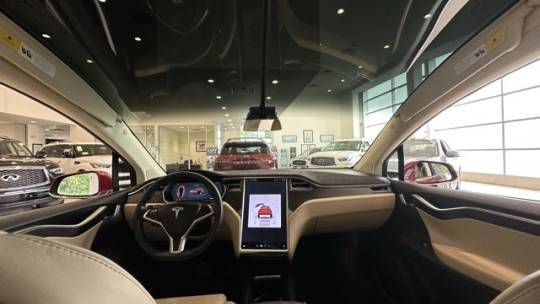 2017 Tesla Model X 5YJXCDE25HF054172