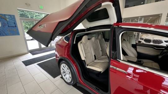 2017 Tesla Model X 5YJXCDE25HF054172