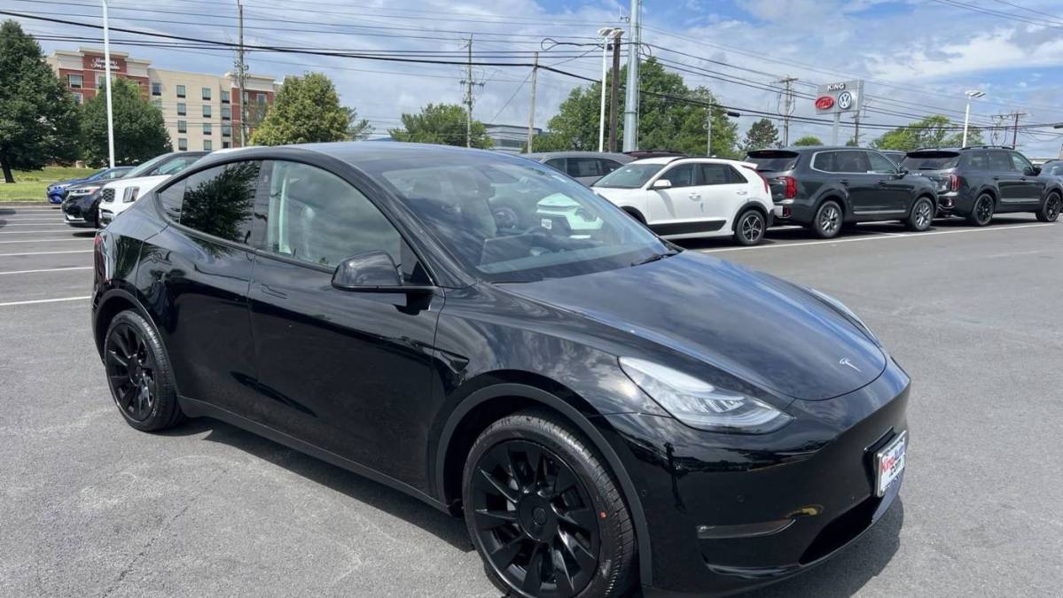 2021 Tesla Model Y 5YJYGDEEXMF190343