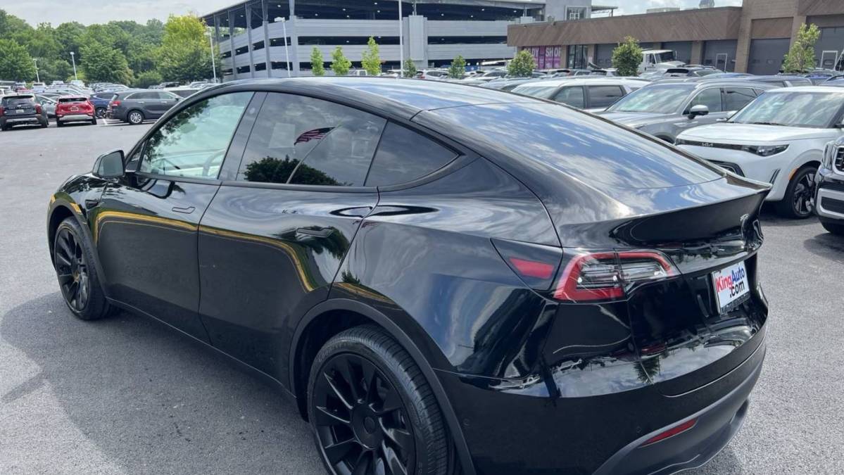 2021 Tesla Model Y 5YJYGDEEXMF190343